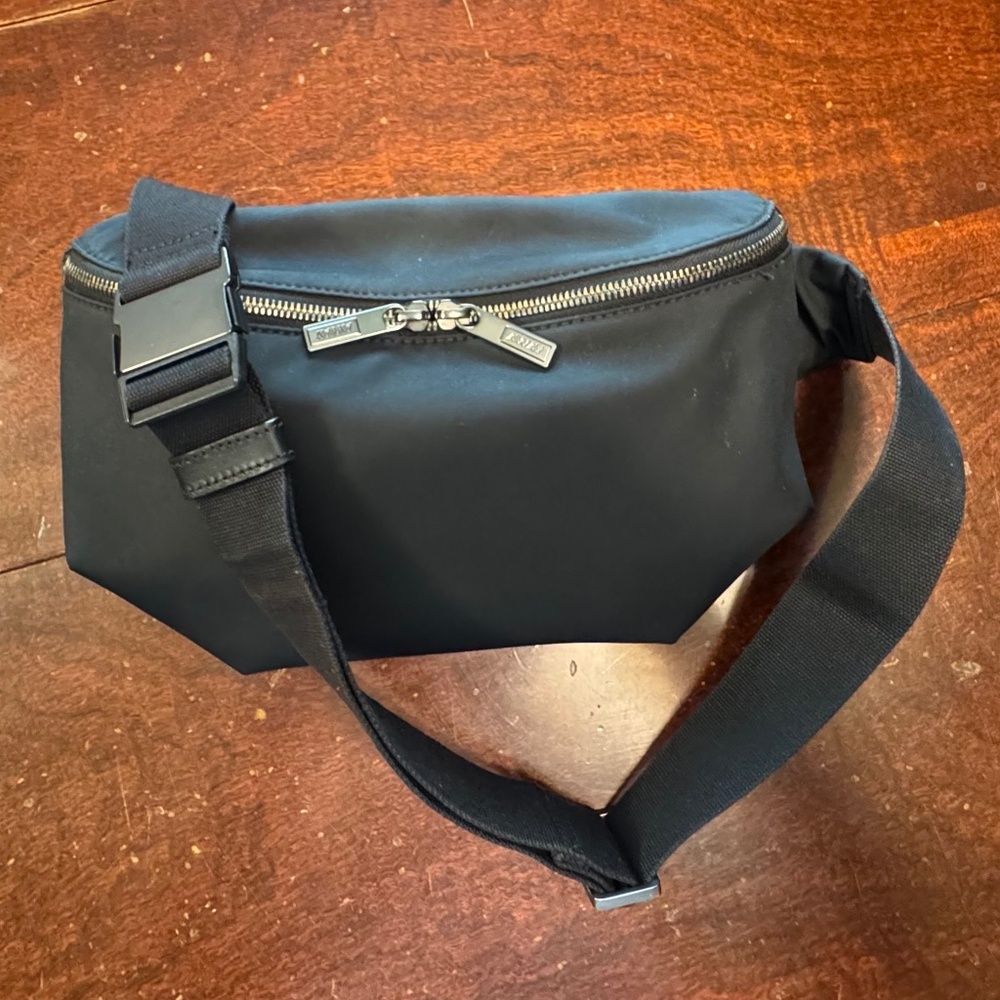 AWAY "The Sling Bag" - black - GREAT!